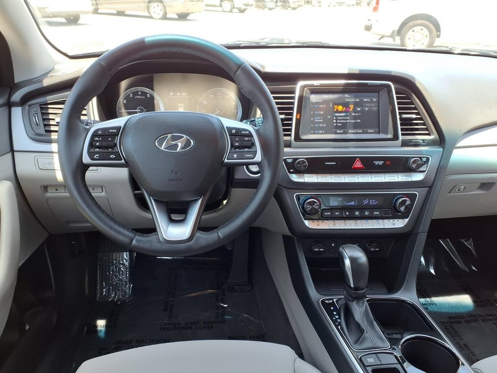 Used 2019 Hyundai Sonata SEL w/ Tech Package 02 FWD image 11