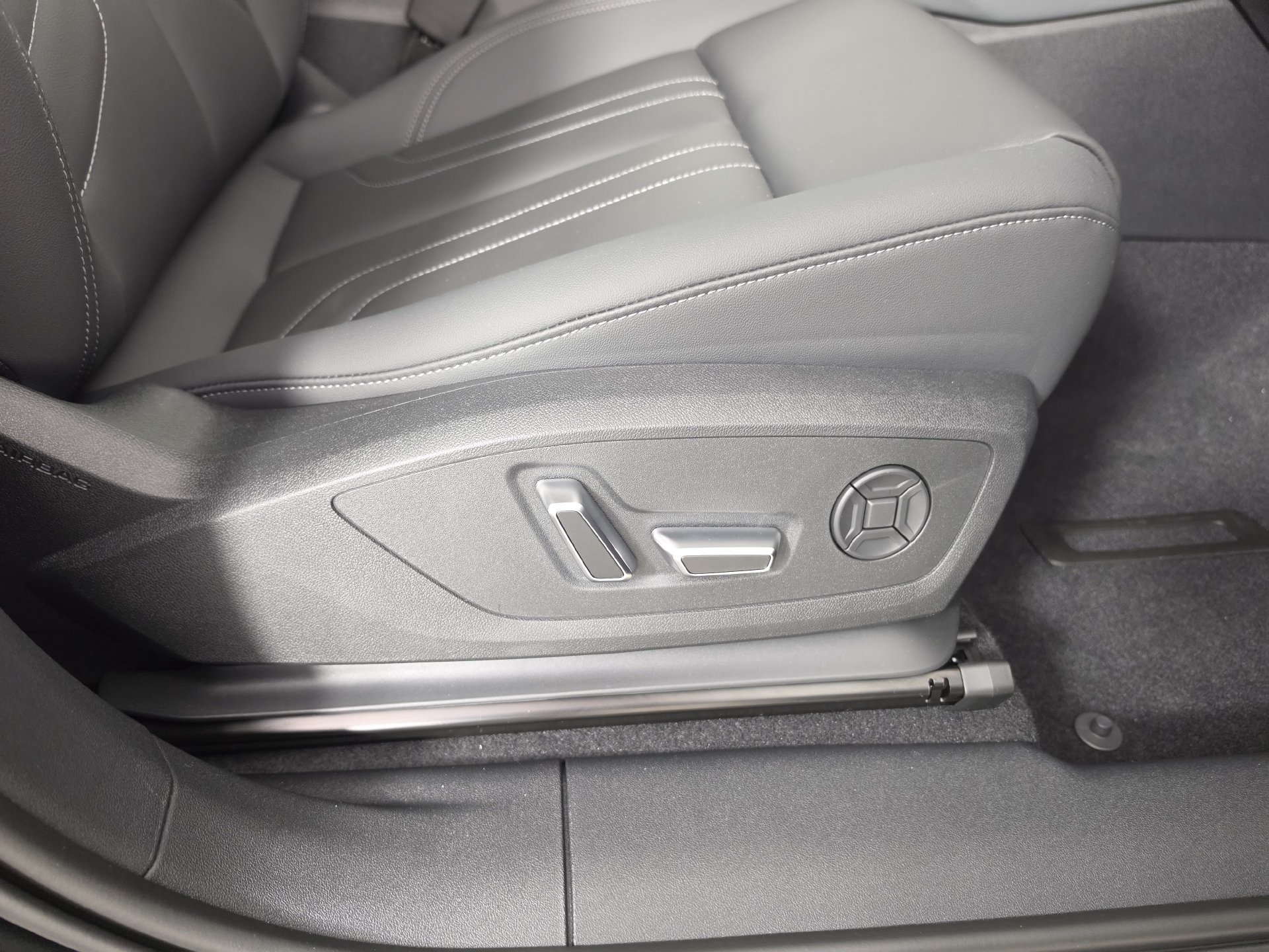 New 2026 Audi Q3 quattro 2.0T AWD/4WD image 37