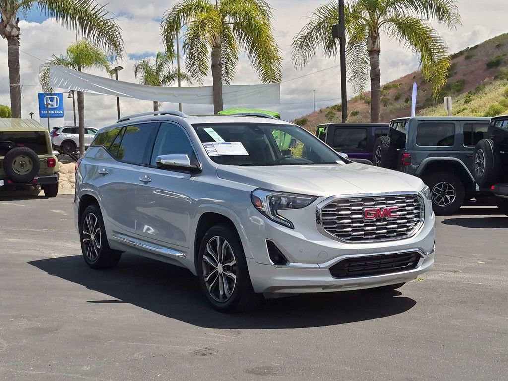 Used 2020 GMC Terrain Denali w/ Denali Premium Package AWD/4WD image 3