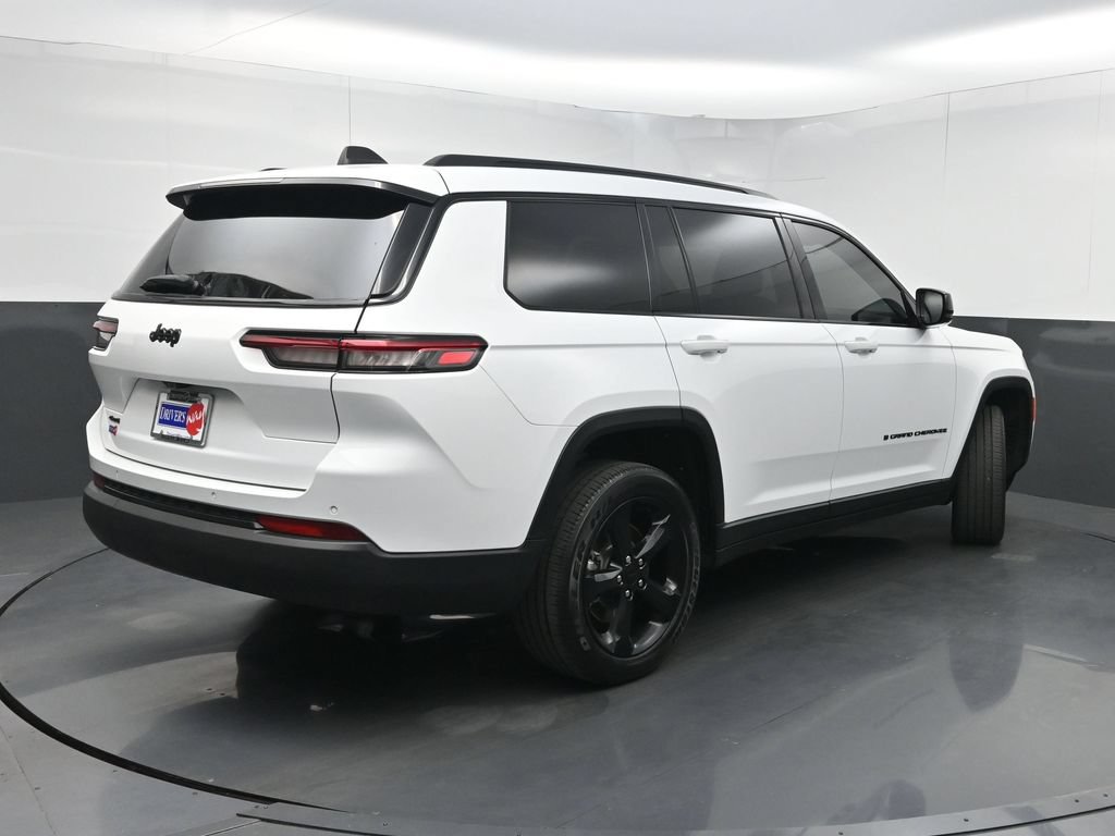 Used 2023 Jeep Grand Cherokee L Laredo AWD/4WD image 27