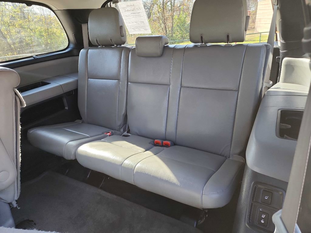 Used 2016 Toyota Sequoia Limited w/ Safety & Convenience Package image 38