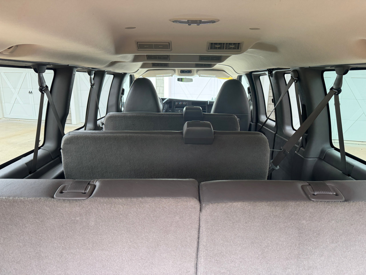 Used 2015 Chevrolet Express 3500 LS image 26