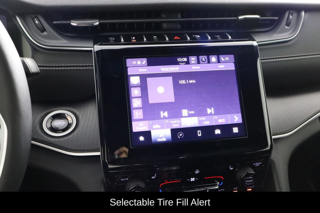 Used 2025 Jeep Grand Cherokee Laredo w/ Luxury Tech Group I AWD/4WD image 19