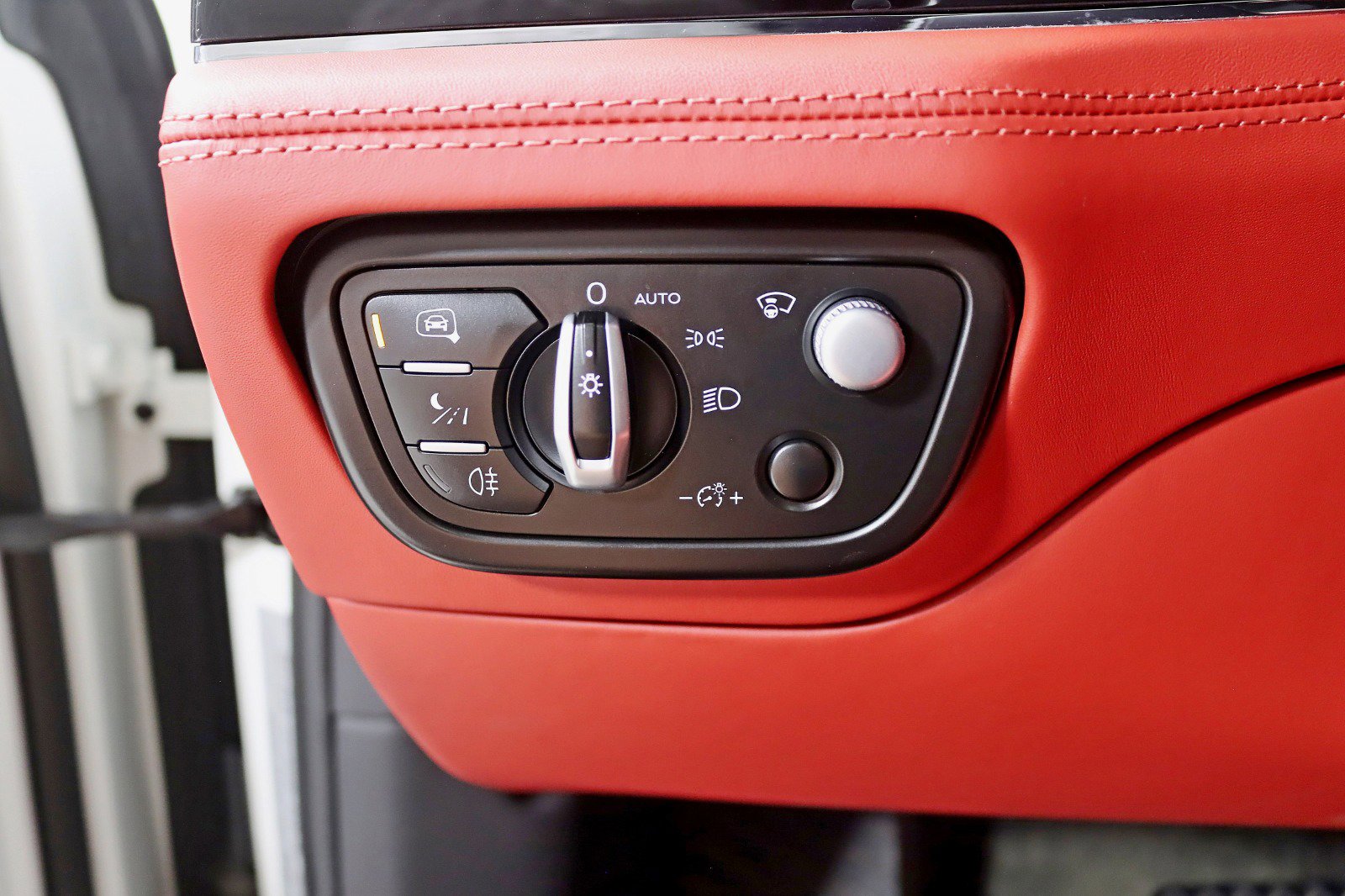 Used 2022 Bentley Bentayga image 16