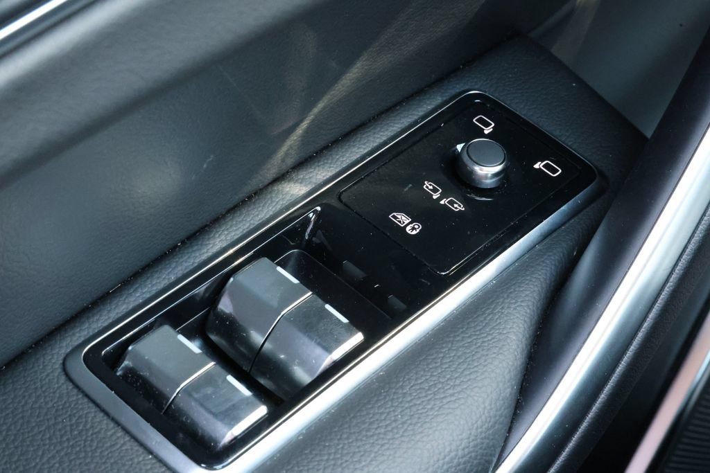Used 2026 Jaguar F-PACE R-Dynamic S AWD/4WD image 18