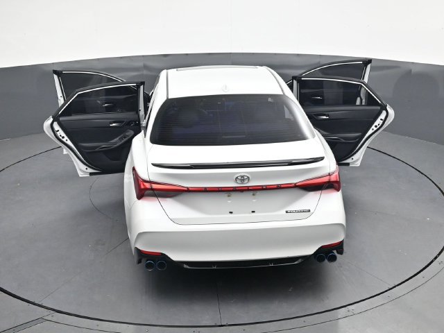 Used 2019 Toyota Avalon Touring FWD image 40