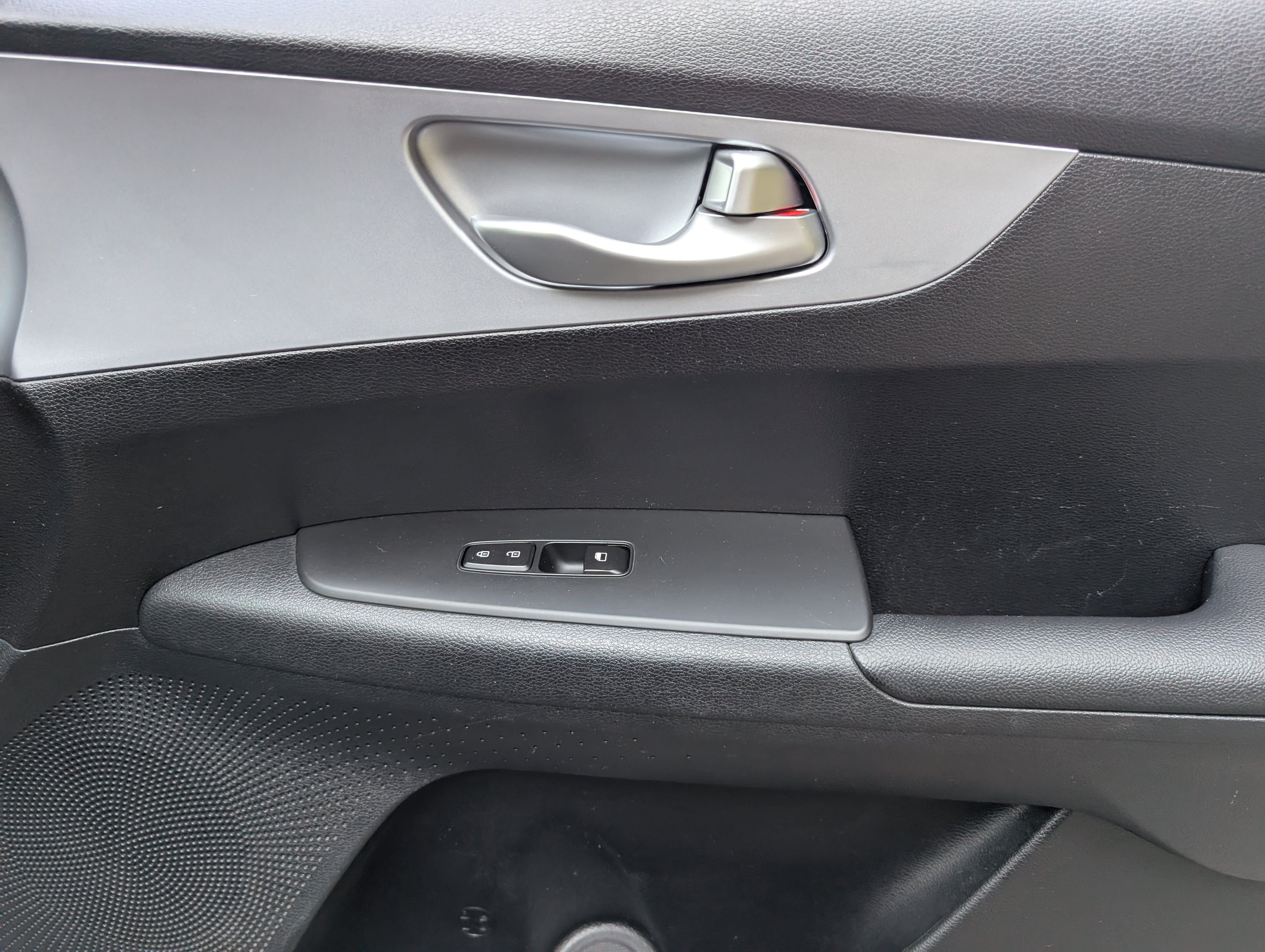 Used 2024 Kia Forte LXS w/ LXS Technology Package FWD image 21