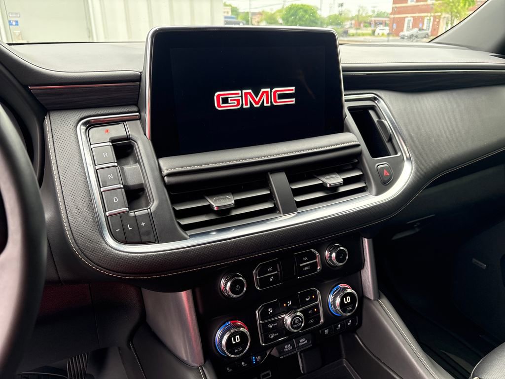 Certified 2024 GMC Yukon SLT w/ SLT Premium Package RWD image 21