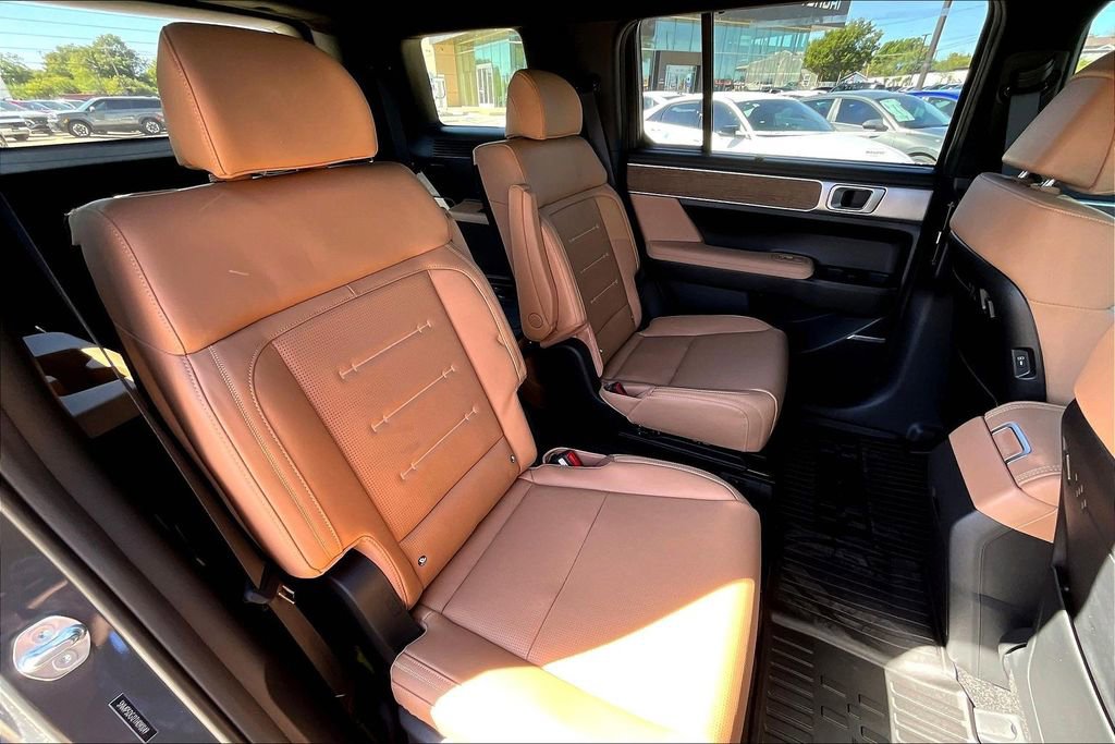 Used 2026 Hyundai Santa Fe Calligraphy image 17