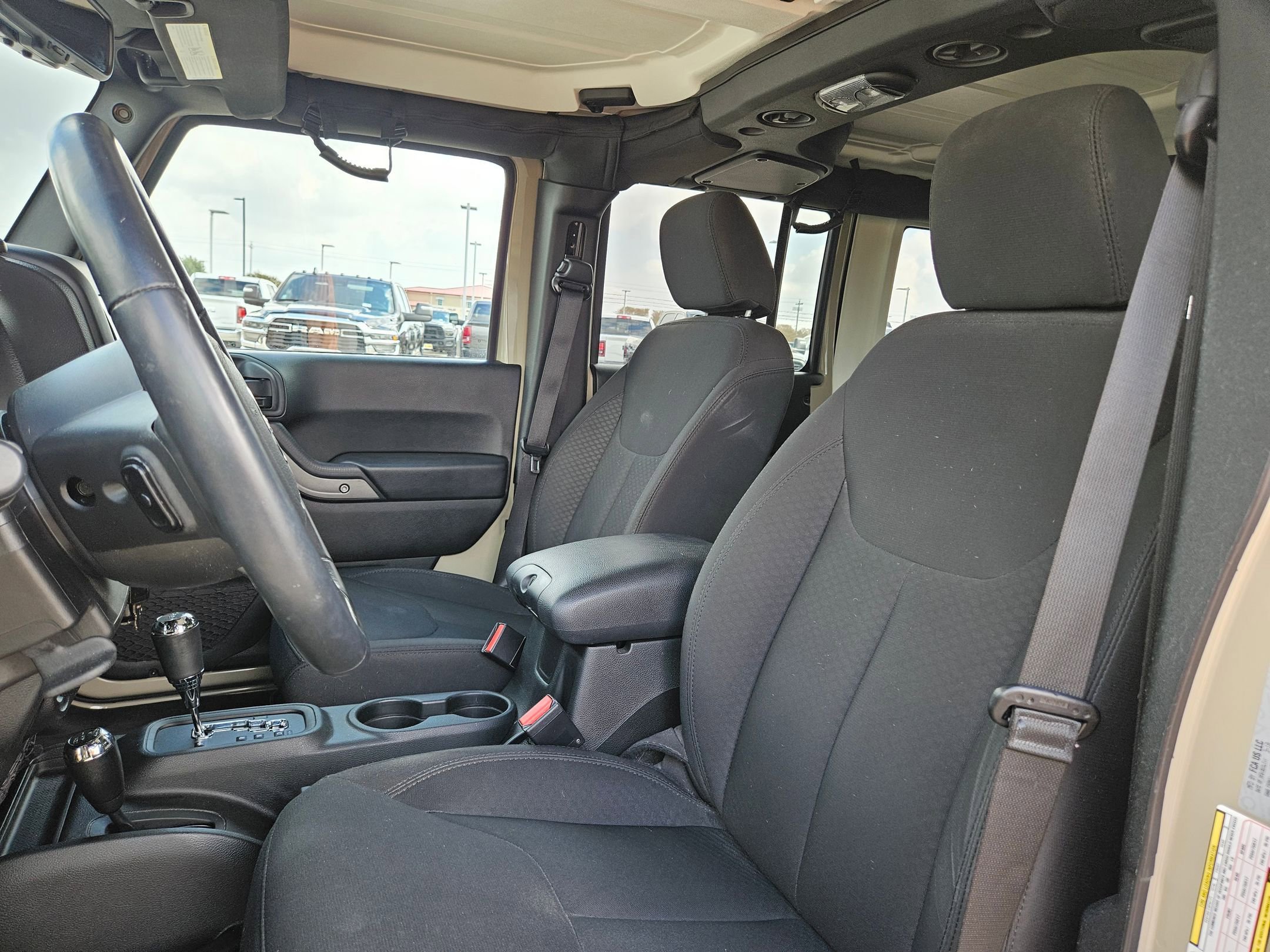 Used 2018 Jeep Wrangler Unlimited Sport S image 13