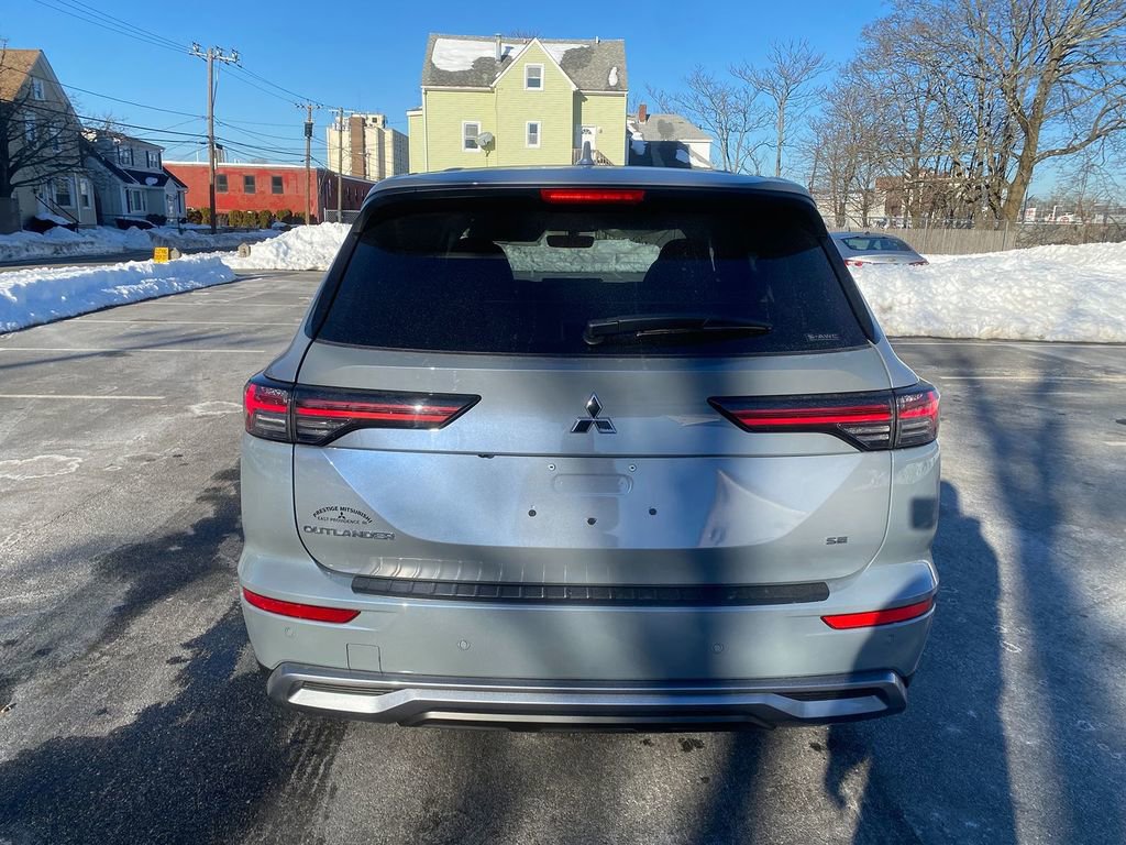 New 2026 Mitsubishi Outlander SE image 6