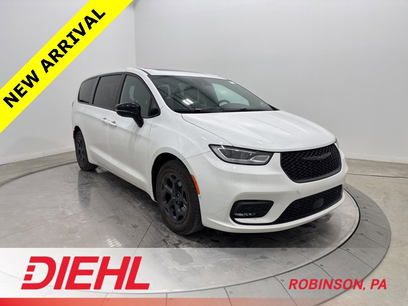 Used 2023 Chrysler Pacifica Limited w/ S Appearance Package