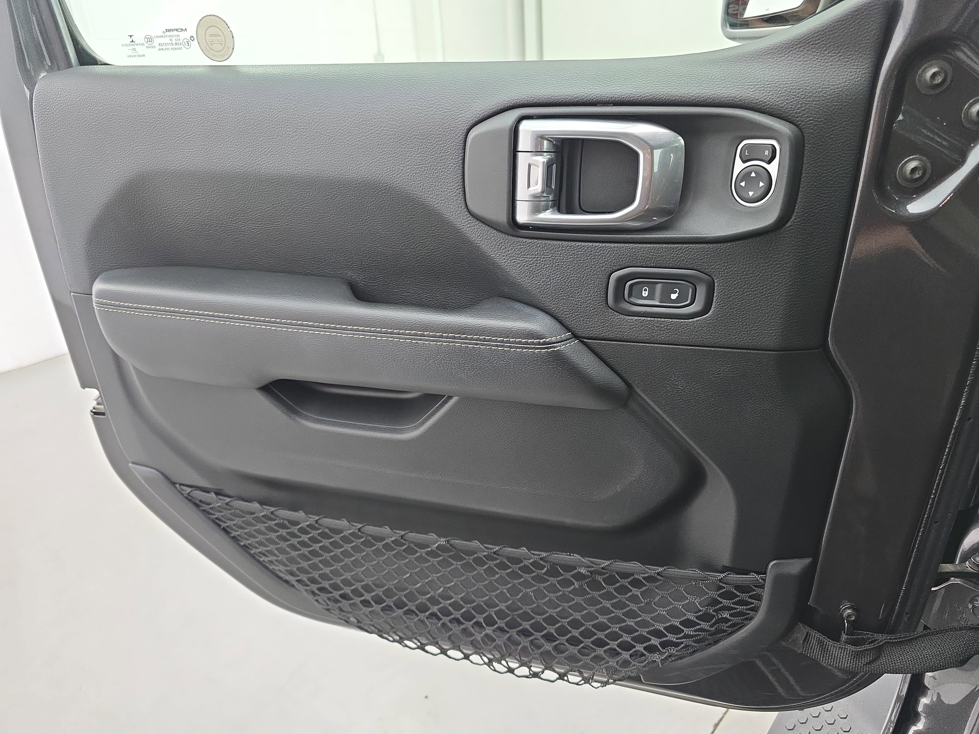 Used 2021 Jeep Wrangler Unlimited Sahara image 26