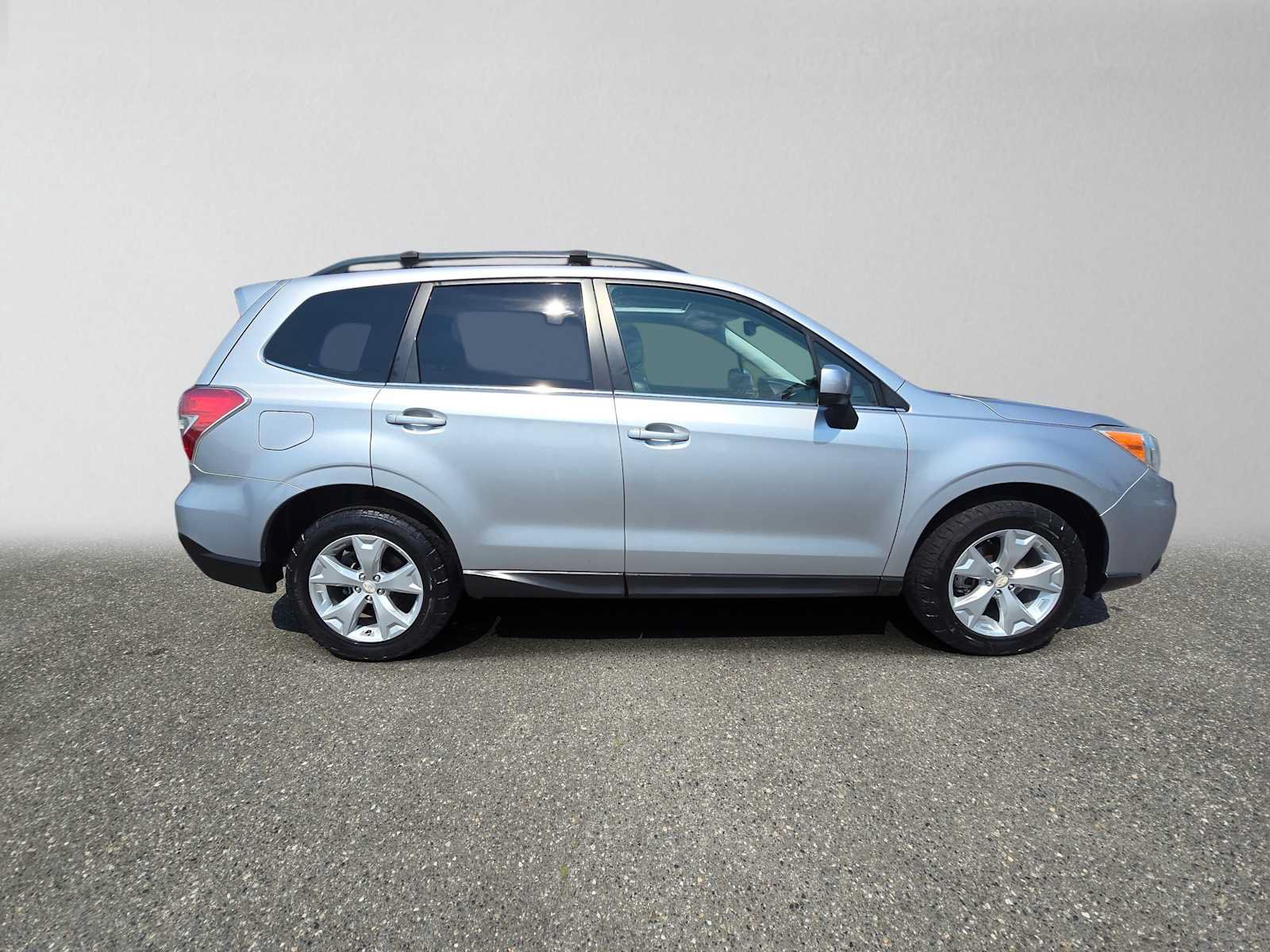 Used 2014 Subaru Forester 2.5i Limited AWD/4WD image 2