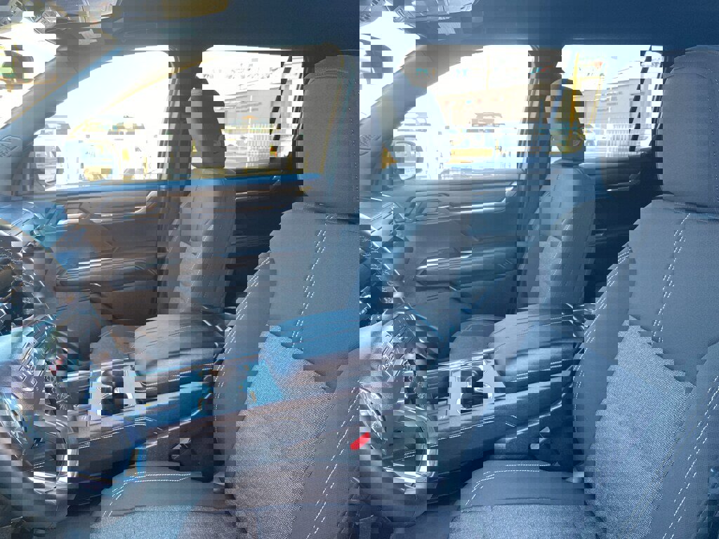 Used 2025 GMC Acadia Elevation image 33