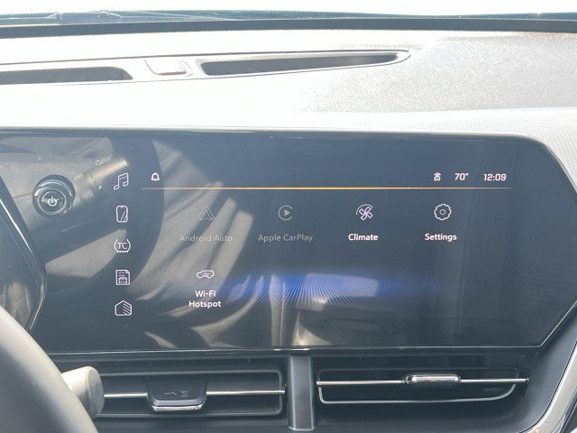 Used 2025 Chevrolet Trax LT w/ Driver Confidence Package image 13