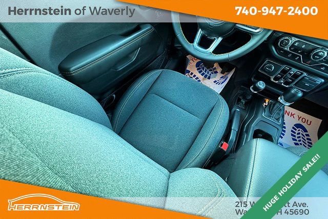 Used 2024 Jeep Wrangler Sahara image 14