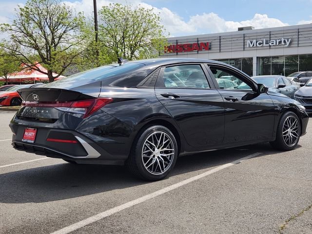 Used 2025 Hyundai Elantra Sport image 5