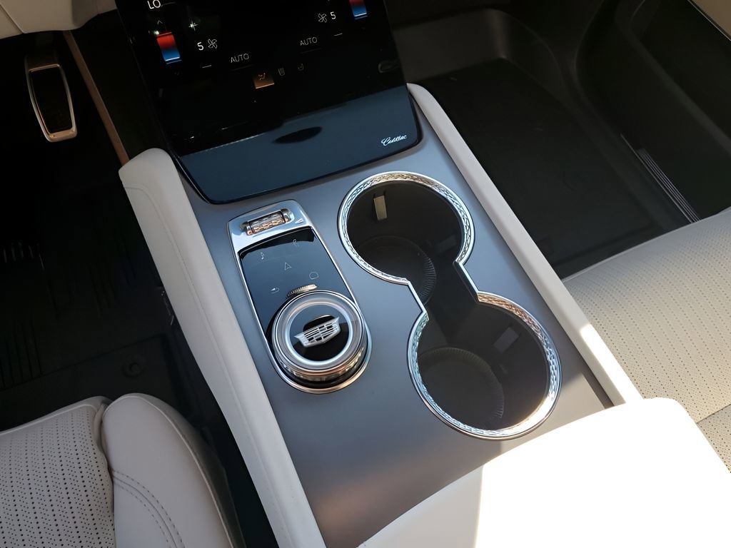 New 2026 Cadillac Vistiq Luxury w/ LPO, Floor Liner Package image 41