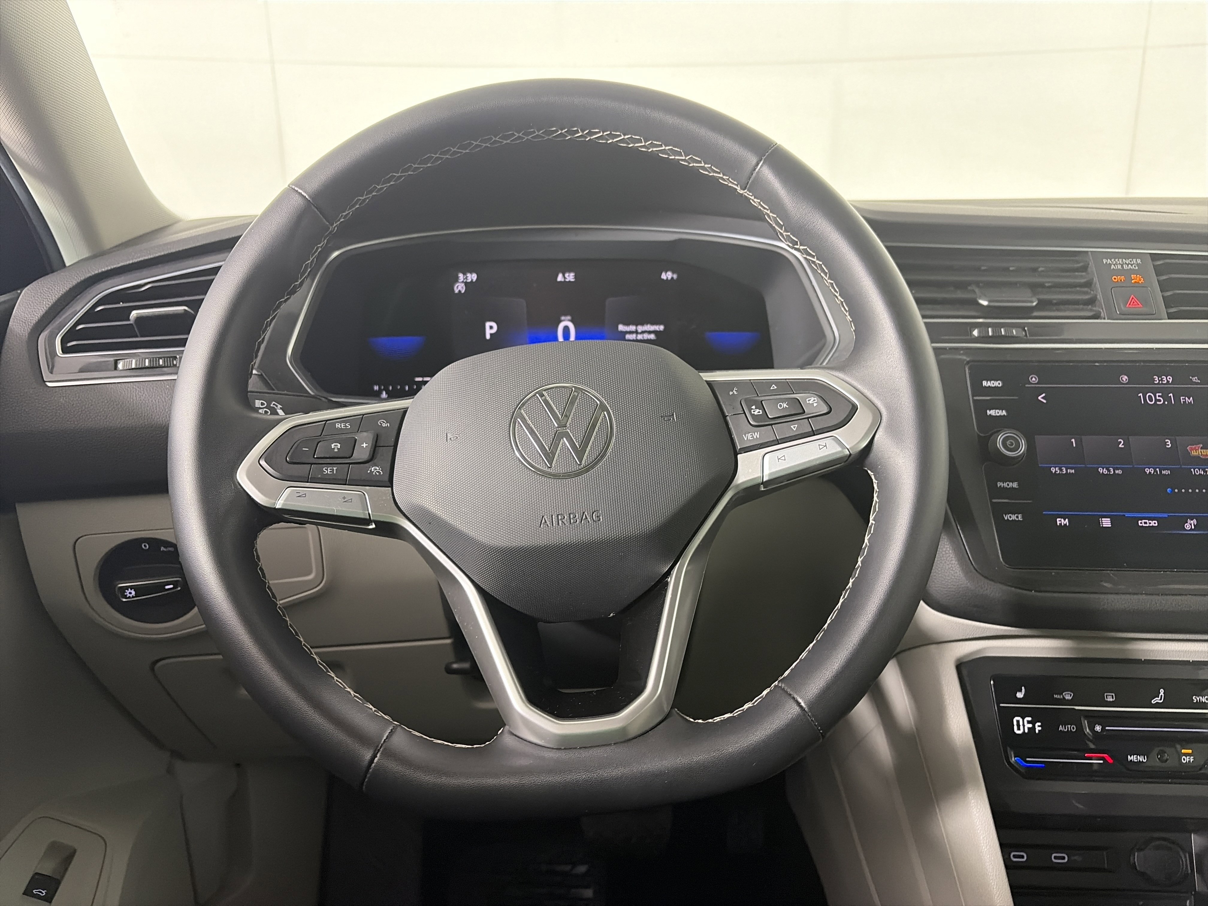 Used 2022 Volkswagen Tiguan SE image 24