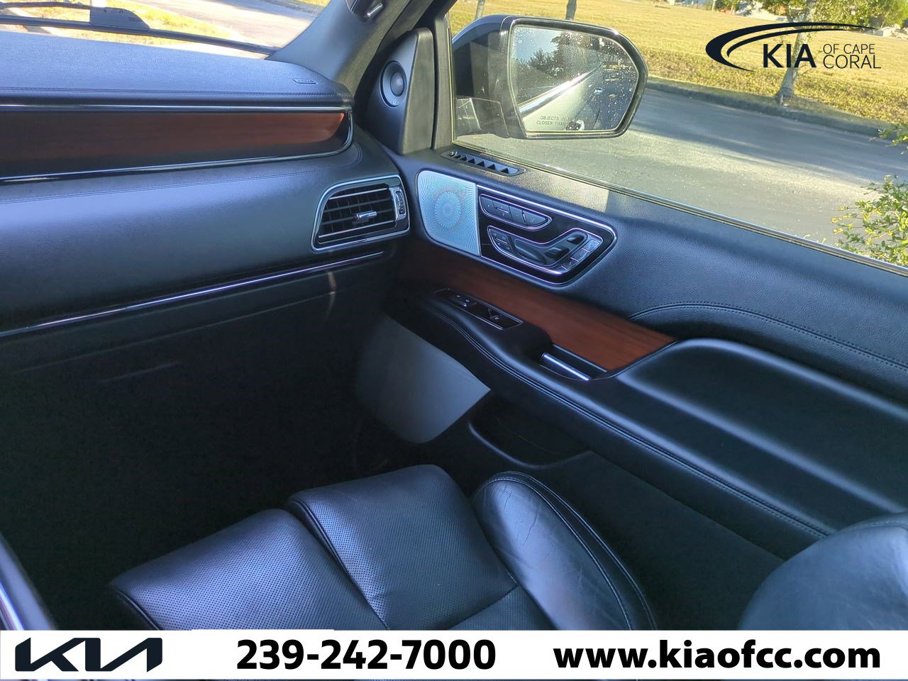 Used 2021 Lincoln Navigator Reserve w/ Luxury Package image 16