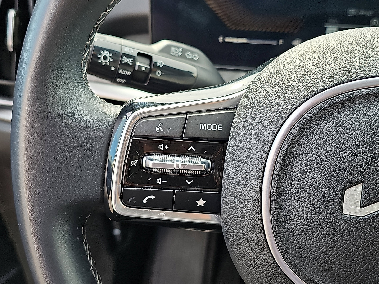 Used 2024 Kia Sorento X-Line EX image 25