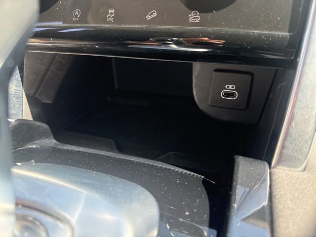 Used 2022 Land Rover Discovery Sport S image 31