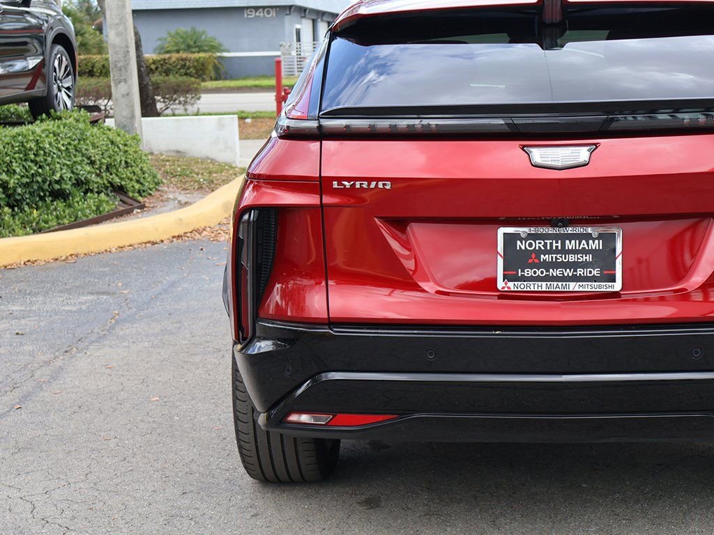 Used 2024 Cadillac Lyriq Sport image 16