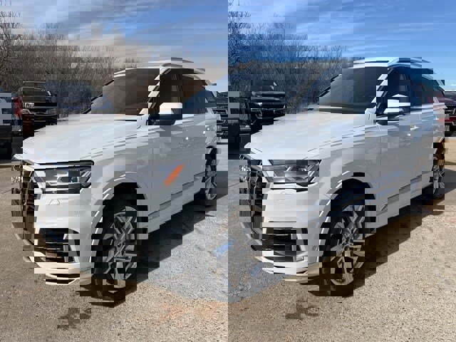 Used 2021 Audi Q7 3.0T Premium Plus w/ Executive Package image 3