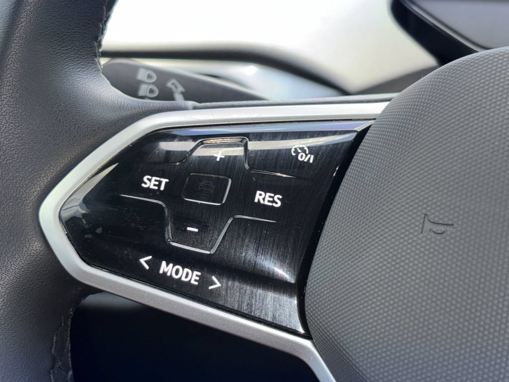 Certified 2023 Volkswagen ID.4 Pro RWD image 19