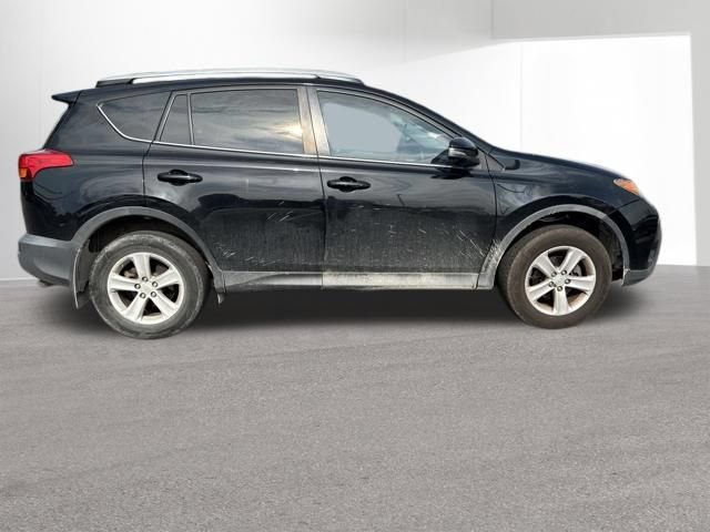 Used 2014 Toyota RAV4 XLE AWD/4WD image 5