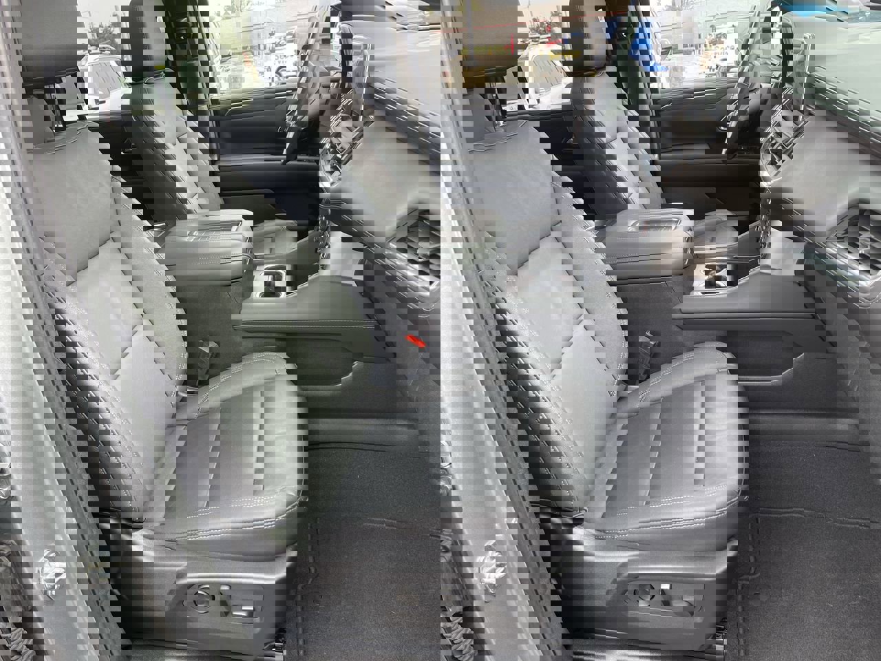 Used 2024 Chevrolet Suburban Z71 w/ Luxury Package image 29