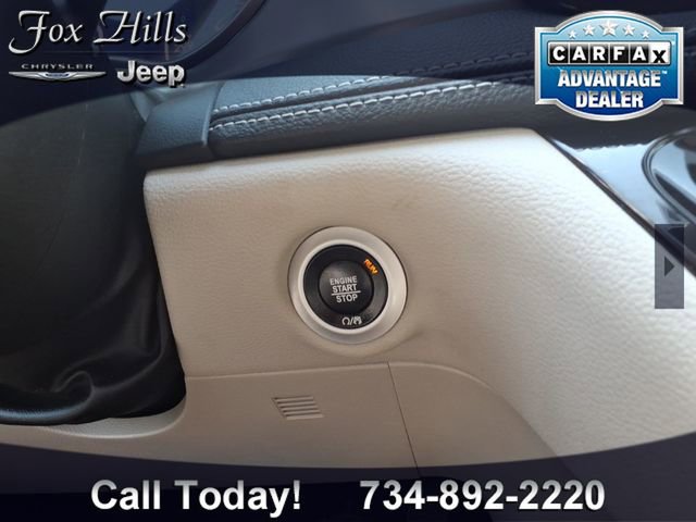 Used 2023 Chrysler Pacifica Touring-L FWD image 26