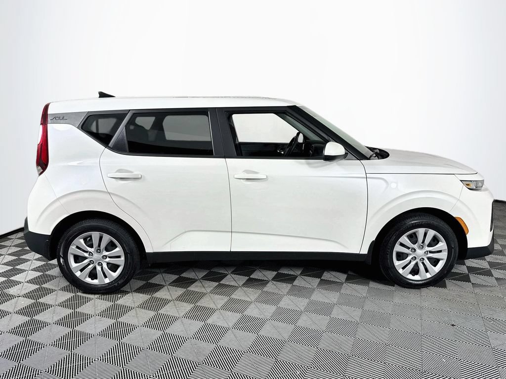 Used 2022 Kia Soul LX FWD image 8