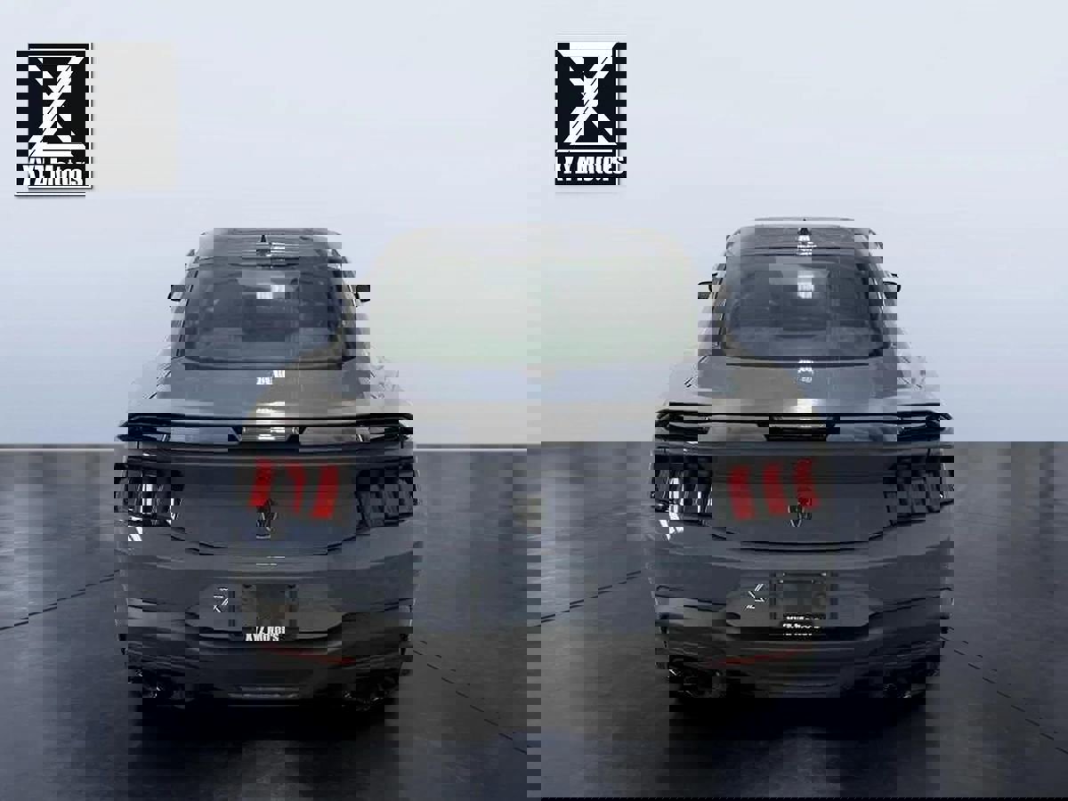 Used 2024 Ford Mustang Dark Horse image 5