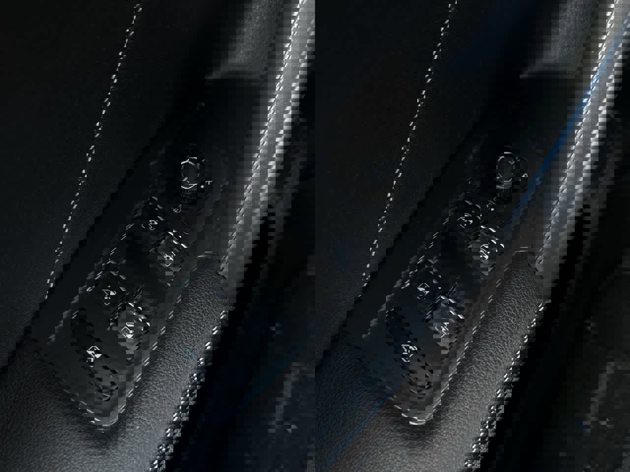 Used 2024 Volkswagen Tiguan SE image 22