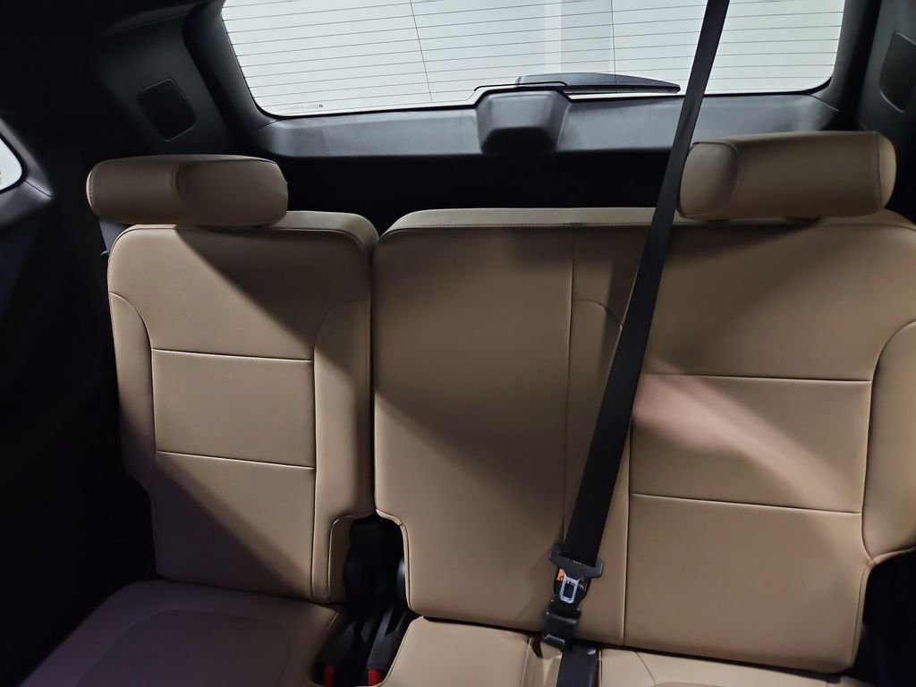 Used 2023 Chevrolet Traverse Premier w/ LPO, Cargo Package image 27