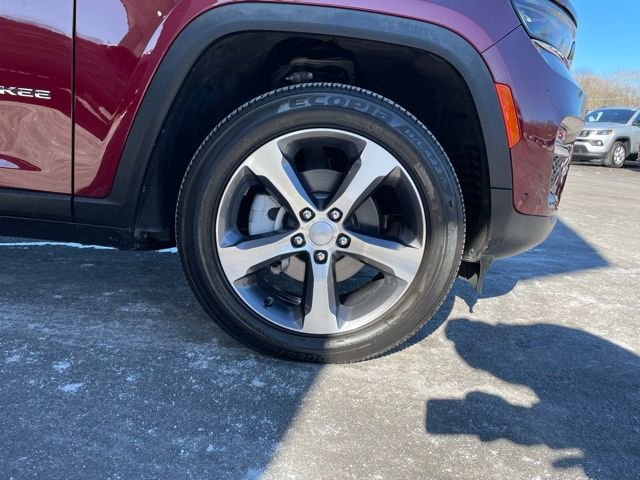 Used 2023 Jeep Grand Cherokee Limited w/ Luxury Tech Group II image 38