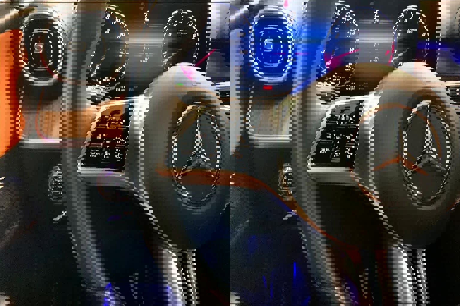 Used 2024 Mercedes-Benz C 300 Sedan w/ Exclusive Trim Package image 21