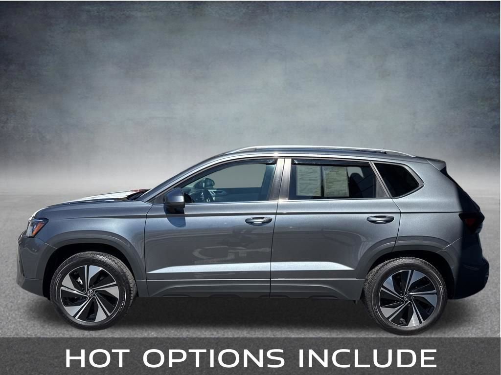 Used 2025 Volkswagen Taos SE AWD/4WD image 2