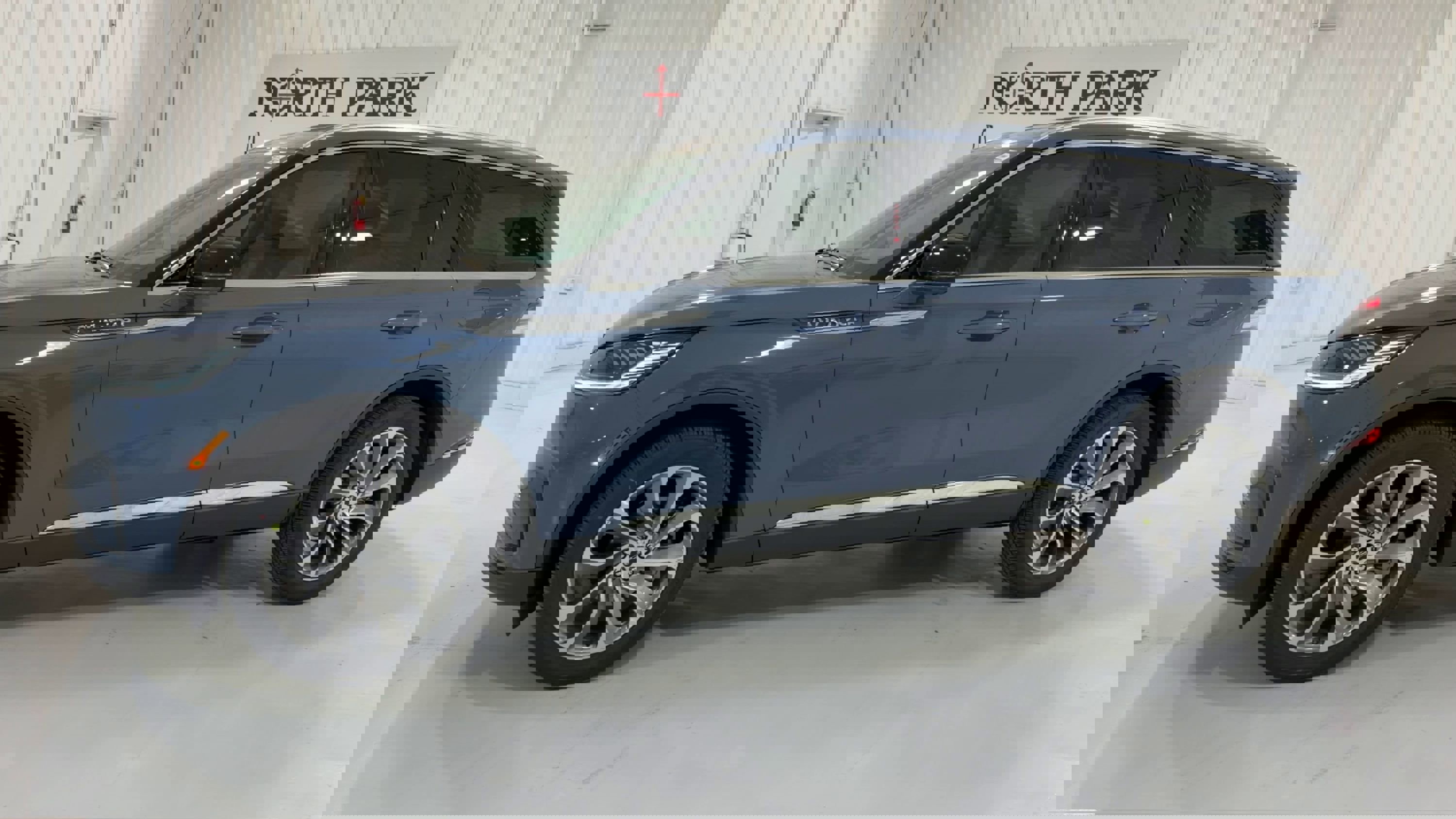 New 2026 Lincoln Aviator AWD image 6