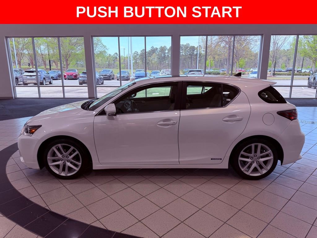 Used 2017 Lexus CT 200h w/ Navigation System Package image 4
