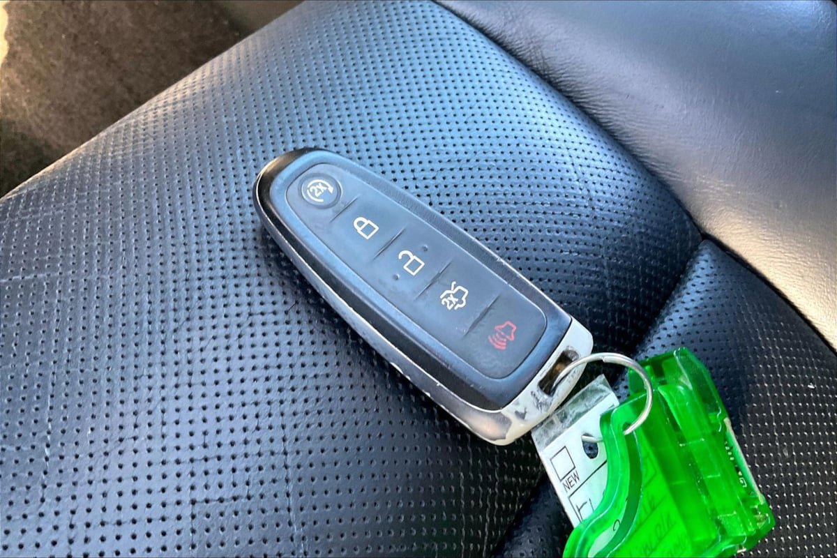 Used 2016 Lincoln Navigator Select image 11