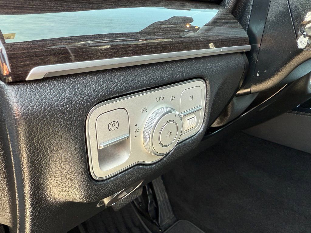 Used 2020 Mercedes-Benz GLE 350 4MATIC image 7