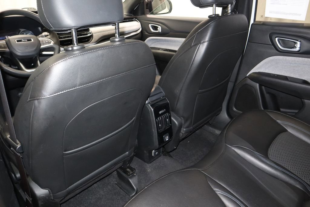 Used 2025 Jeep Compass Latitude AWD/4WD image 20