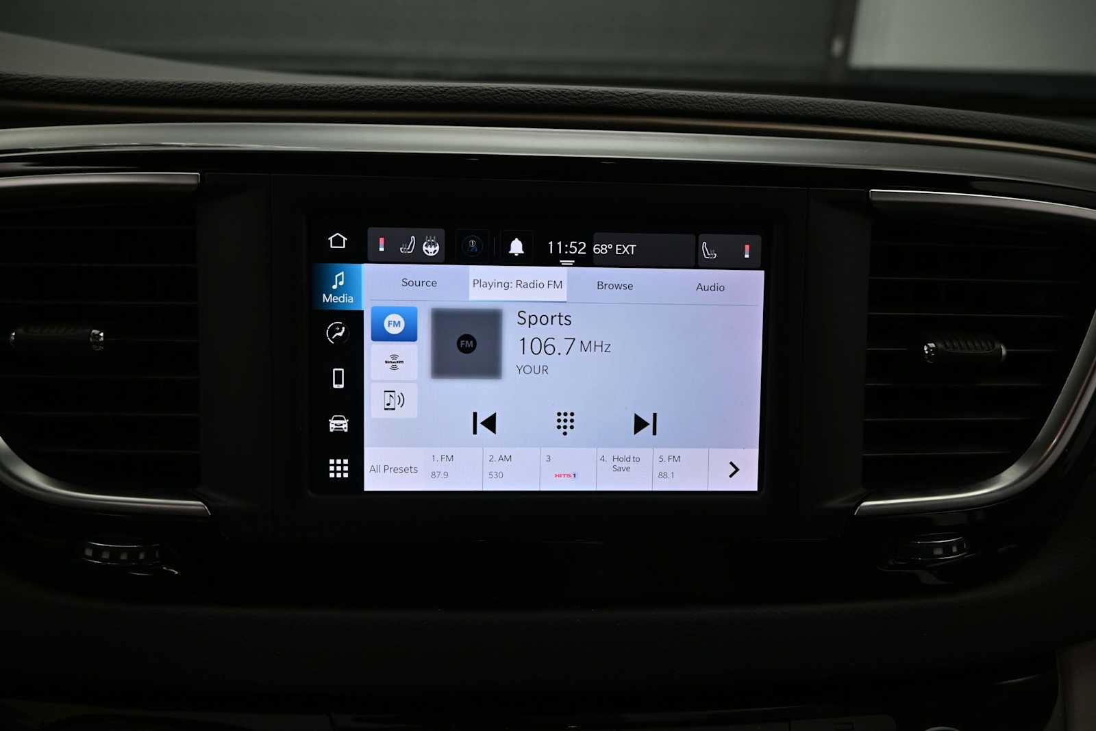 Used 2023 Chrysler Voyager LX FWD image 14
