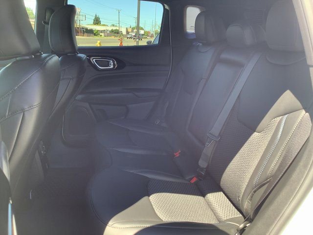 New 2025 Jeep Compass Latitude w/ Sun & Sound Group AWD/4WD image 24