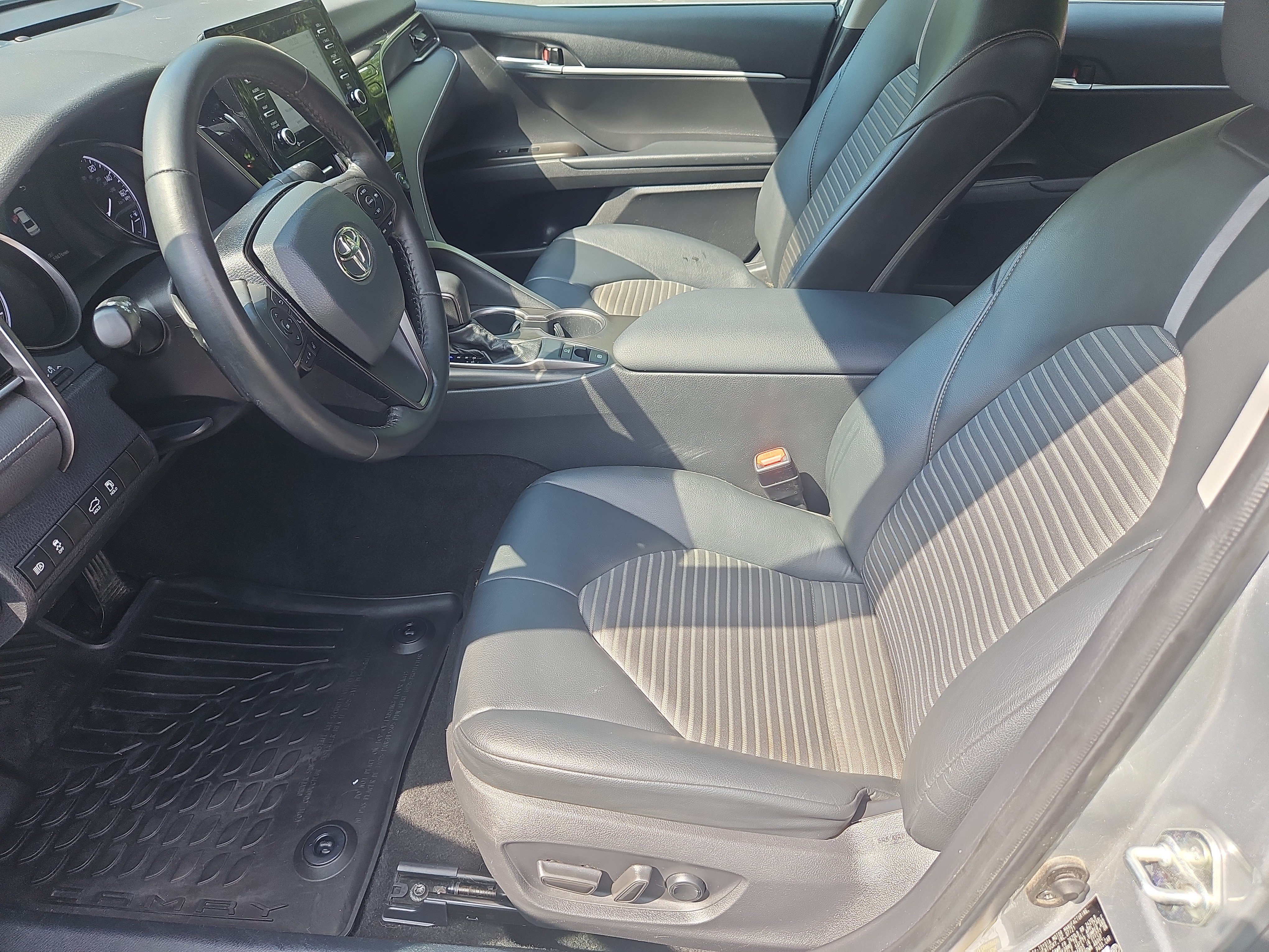 Used 2021 Toyota Camry SE AWD/4WD image 23