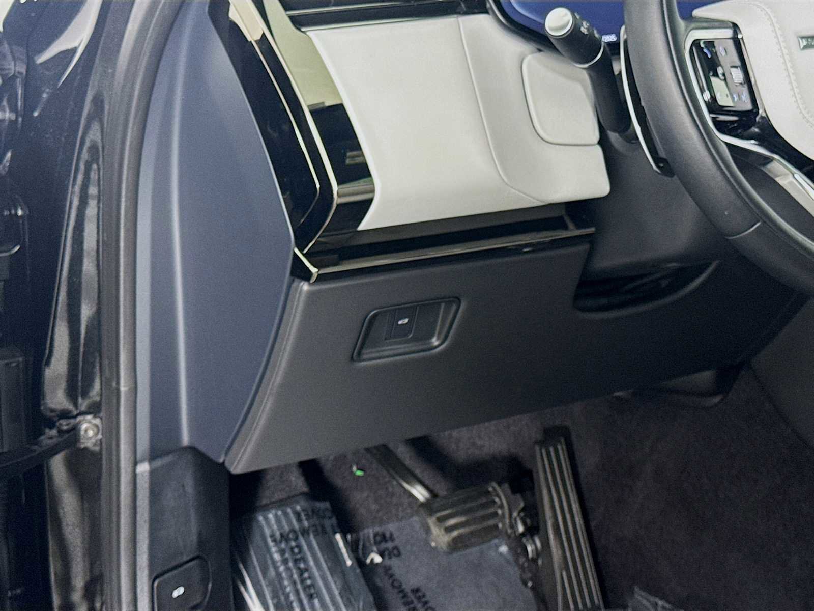 Used 2024 Land Rover Range Rover Sport SE image 10