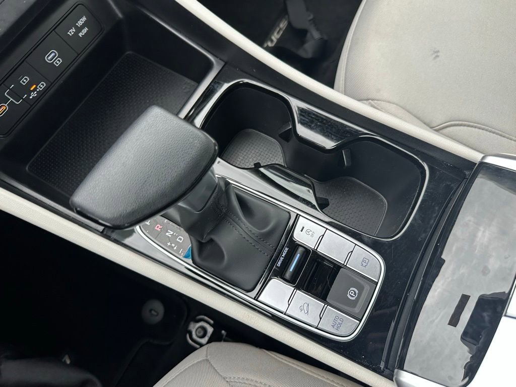 Used 2025 Hyundai Tucson SE image 19